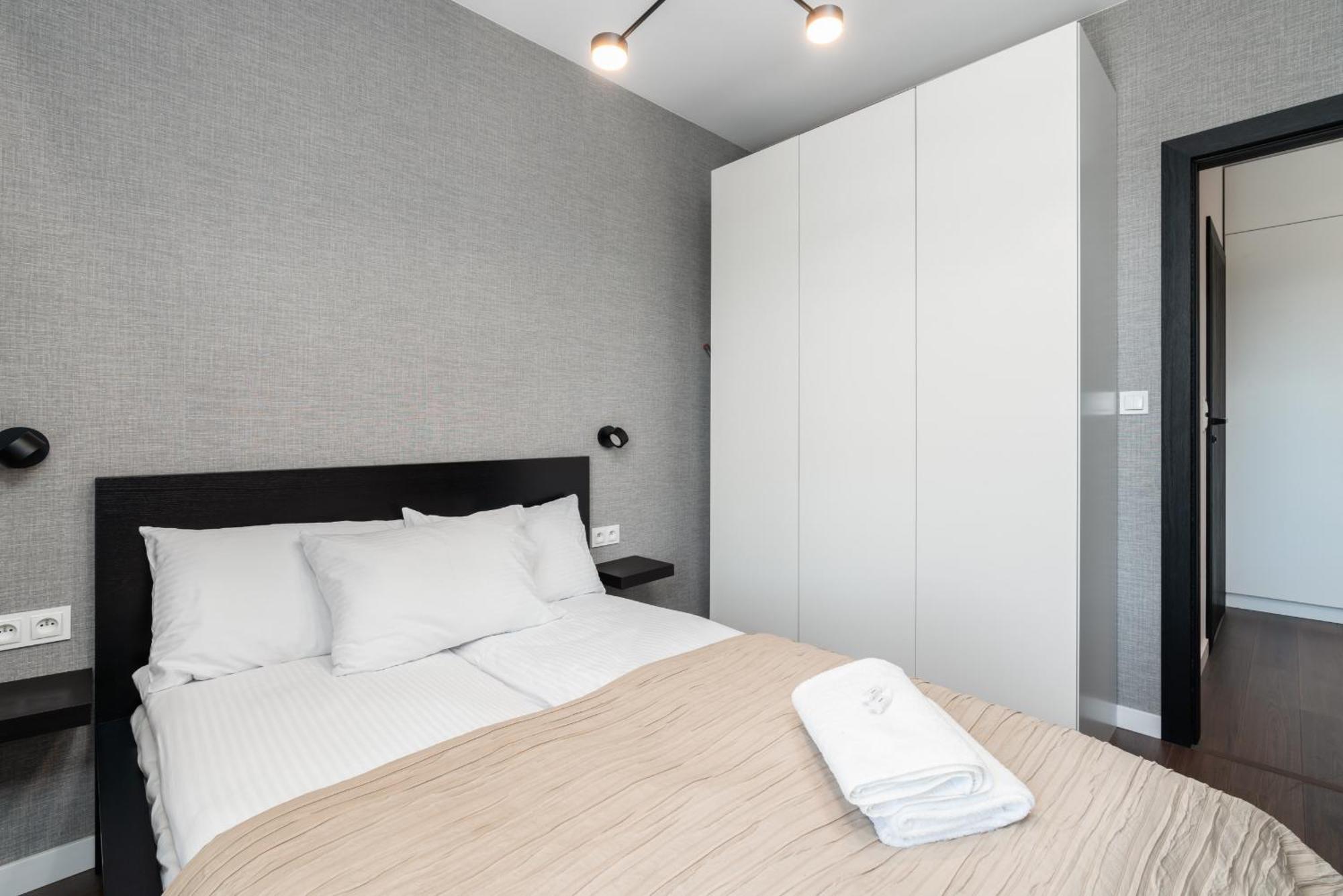 Stylish & Comfy Garbary Apartments With Parking By Noclegi Renters Poznan Luaran gambar