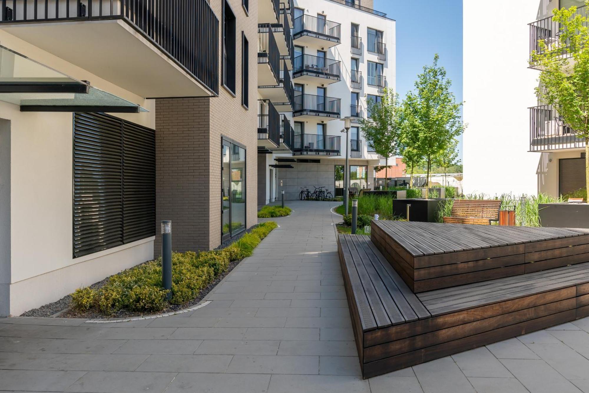 Stylish & Comfy Garbary Apartments With Parking By Noclegi Renters Poznan Luaran gambar