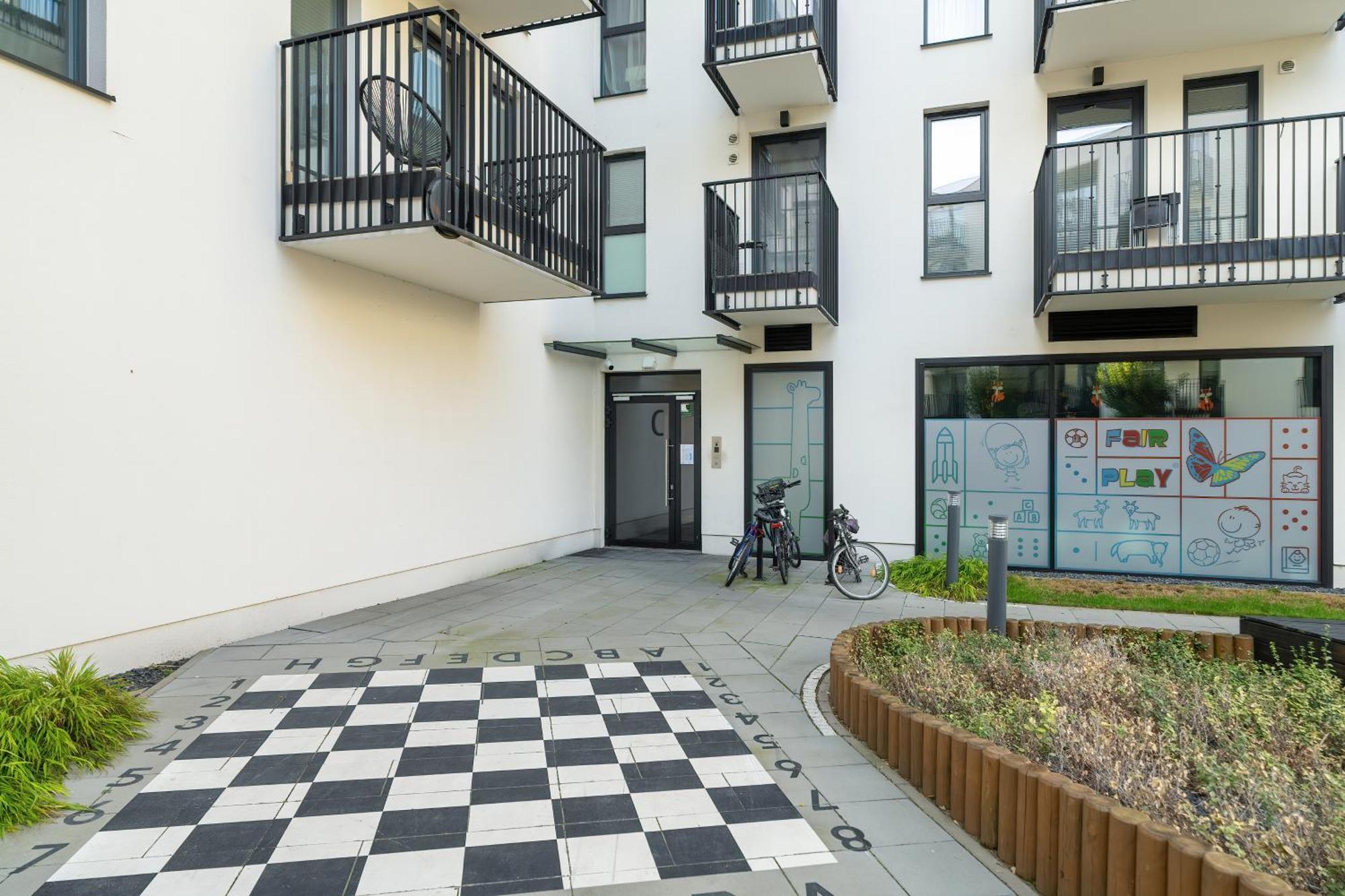Stylish & Comfy Garbary Apartments With Parking By Noclegi Renters Poznan Luaran gambar
