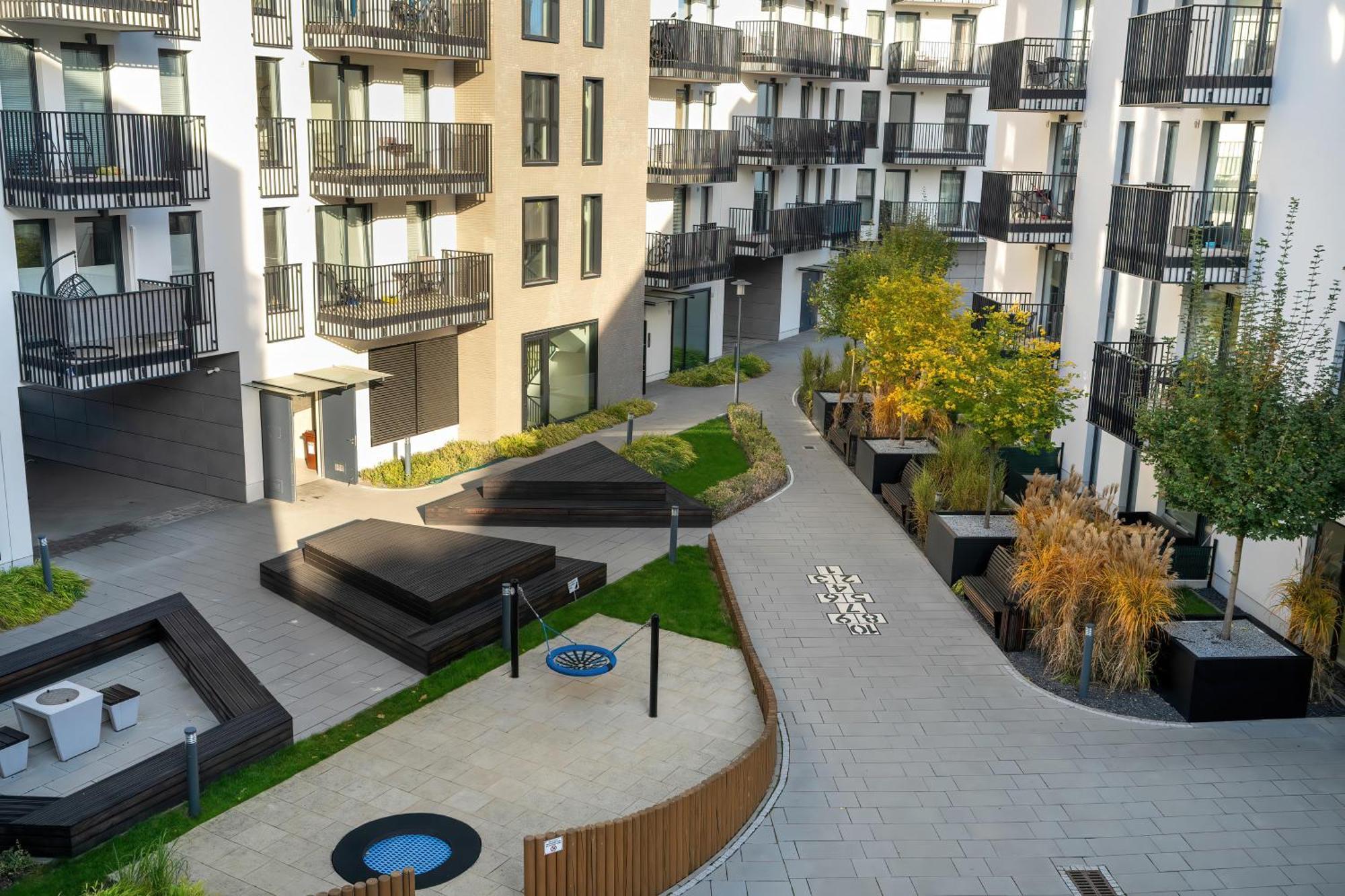 Stylish & Comfy Garbary Apartments With Parking By Noclegi Renters Poznan Luaran gambar